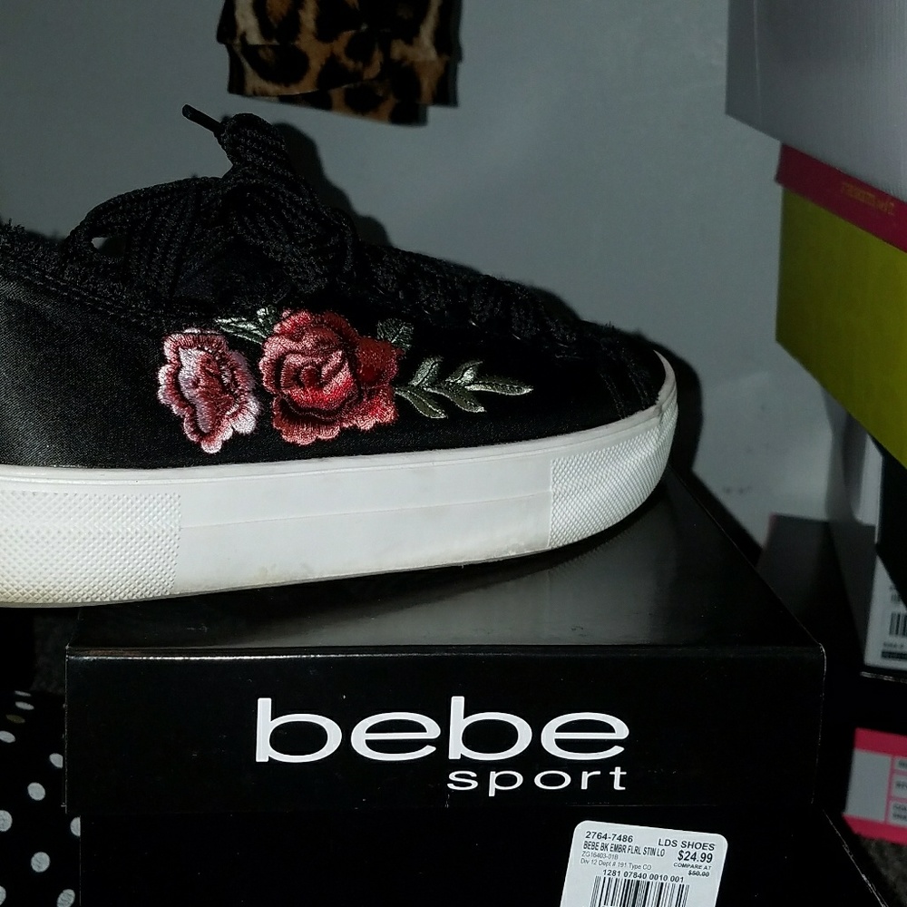 Shoes - Picture 2 of 8